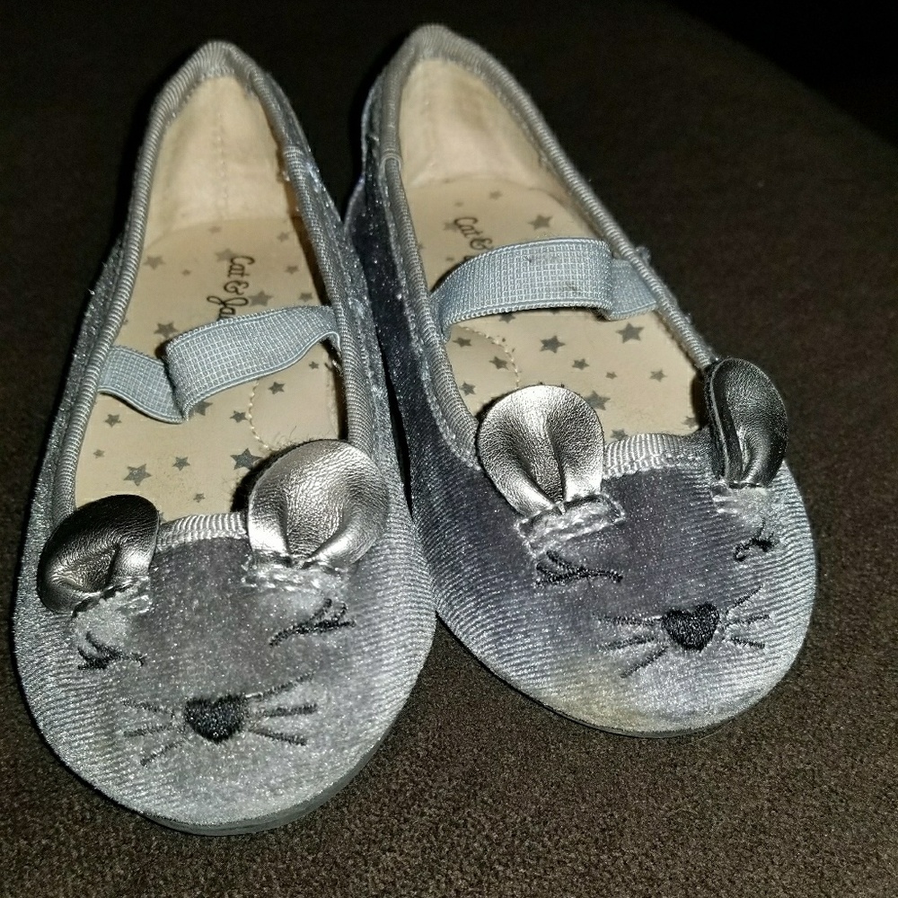 KIDS size 6 Cat & Jack Mouse shoes